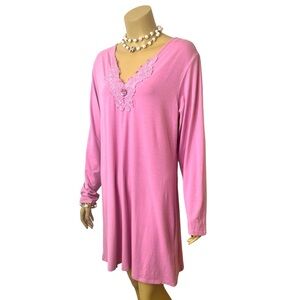 CINEMA EAOILE LADYS PAJAMA GOWN, SIZE XL WORN ONLY ONCE IN GREAT CONDITION.